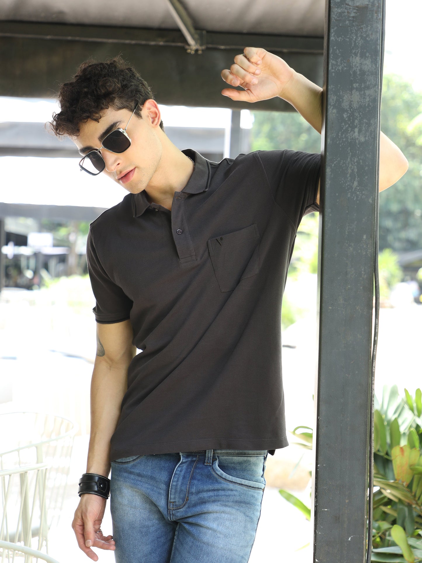 DARK GREY MEN'S HALF SLEEVE COLLAR T-SHIRT