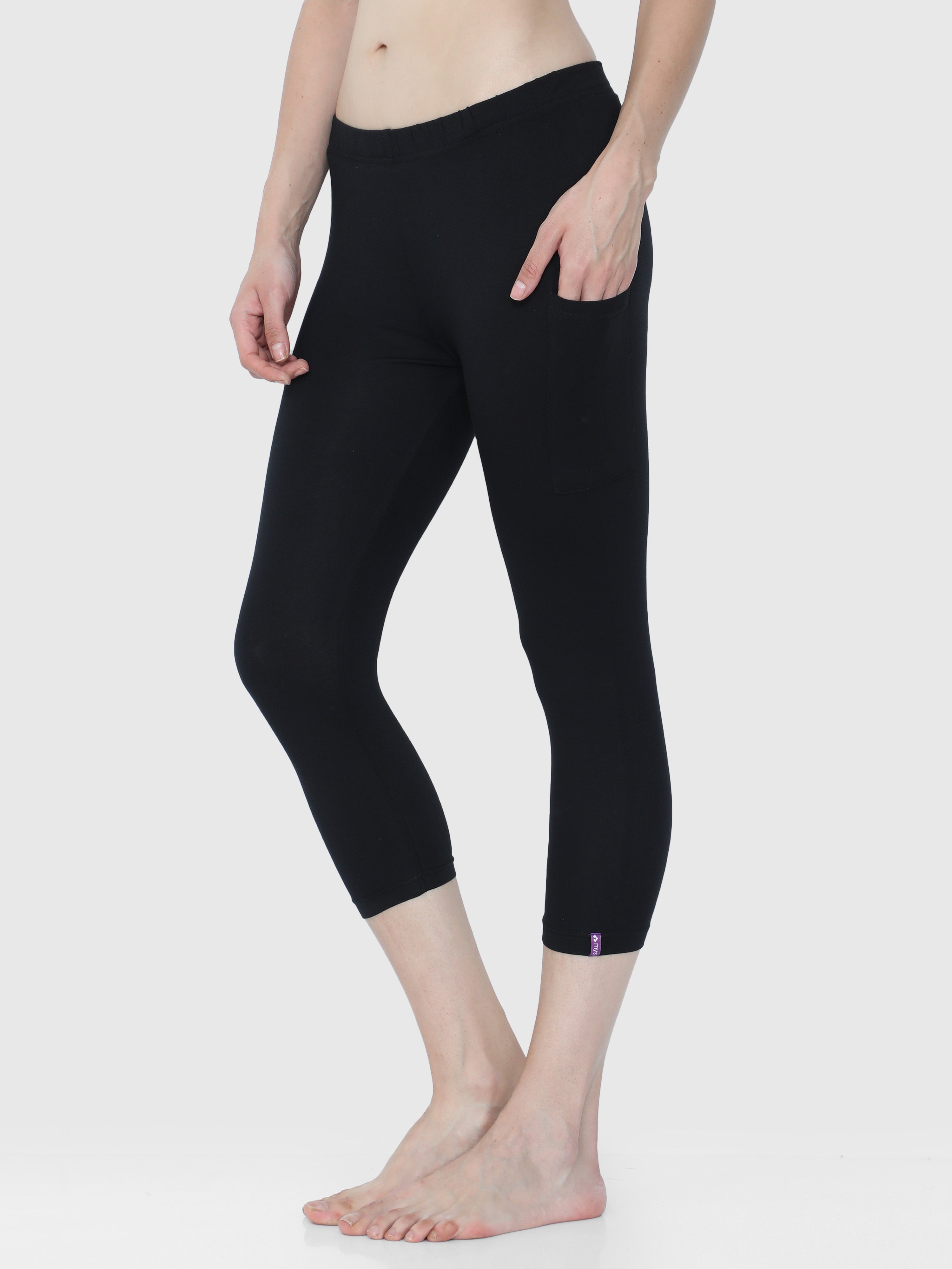 Buy Colorblock Quickdry Knee-Length Leggings Online at Best Prices in India  - JioMart.